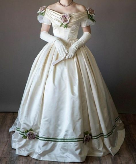 Victorian Ballgown, Victorian Dress Gown, Victorian Ball Gowns, Old Fashion Dresses, Fairytale Dress, Vintage Style Dresses, Historical Dresses, Ball Gown Dresses, Fancy Outfits