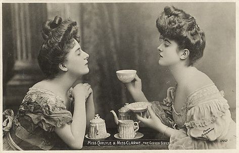 free to use in art work only | Flickr - Photo Sharing! Valentine Tea, Etiquette Vintage, Girls Tea Party, Vintage Blog, 사진 촬영 포즈, Gibson Girl, Lewis Carroll, Photo Vintage, Cups And Saucers