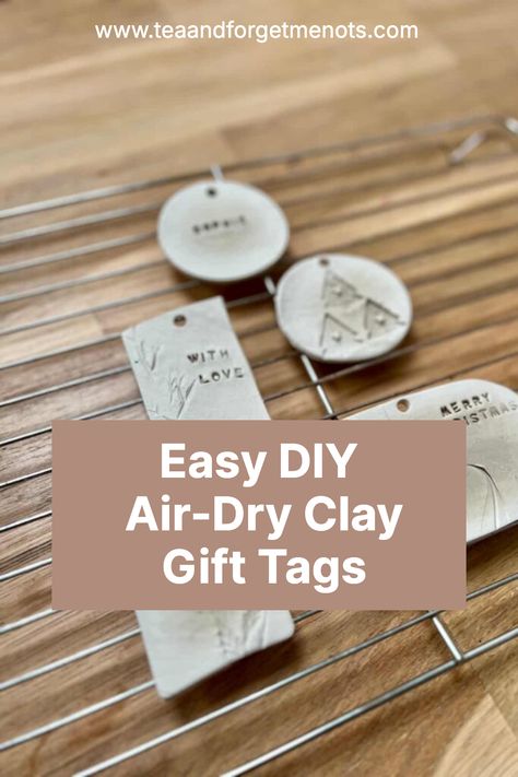 easy diy air dry clay gift tags Air Dry Clay Name Tag, Air Drying Clay Christmas Decorations, Air Dry Clay Gift Tags, Das Clay Projects, Air Dry Clay Christmas Projects, Diy Dry Clay, Christmas Air Dry Clay Ideas, Air Dry Clay Ornaments Diy, Useful Clay Projects