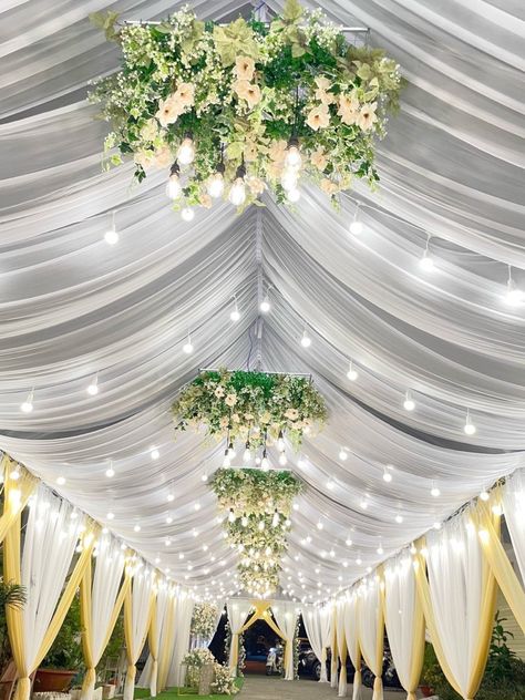 Shadi Decor, Wedding Tent Decorations, Simple Stage Decorations, White Wedding Decorations, Wedding Stage Backdrop, Wedding Entrance Decor, Marriage Decoration, Tent Decorations, Wedding Mandap