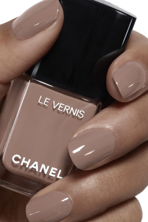 LE VERNIS Nail colour 105 - Particulière | CHANEL Chanel Nail Polish, Unghie Sfumate, Chanel Nails, Nail Colour, Nail Colours, Manicure Y Pedicure, Nail It, Nail Decorations, Nail Polish Colors