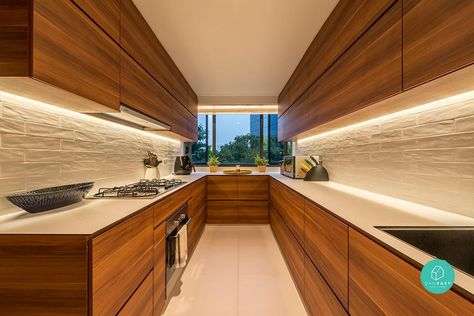 Having ample storage that looks good as well is easy with custom-made carpentry solutions. Kitchen Ideas Singapore, Kitchen Carpentry, Carpentry Ideas, Kitchen Modular, Interior Design Singapore, Dream Kitchens Design, Home Design Floor Plans, Traditional Bedroom Decor, Best Kitchen Designs