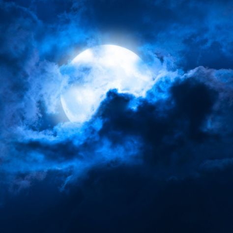 Super Full Moon Jan 1 2018 Drawing Down The Moon, Moon Meaning, Night Clouds, Background 4k, Classic Jazz, Velvet Wallpaper, Moon Clouds, Moon Witch, Multimedia Artist