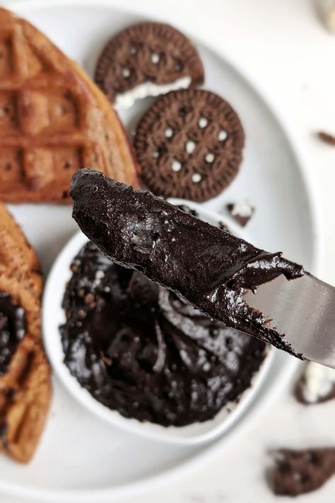 Protein Oreo Spread - New Revolutionary Cookie Butter! | Hayl's Kitchen Protein Oreo, Protein Cookie Butter, Oreo Cookie Butter, Gluten Free Oreos, Homemade Oreo Cookies, High Protein Cookies, Cocoa Powder Cookies, Low Fat Low Carb, Oreo Recipes