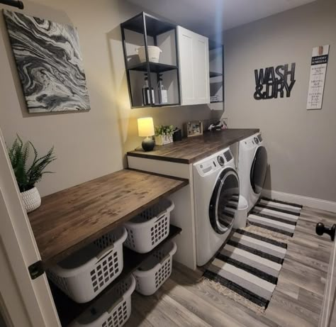 Laundry Area In Basement Ideas, Downstairs Laundry Room Ideas, Home Renovation Laundry Room, Laundry Room Ideas With Closet, Laundry Room Nook Ideas, Laundry Room Bedroom Combo, Laundry Room And Cat Room, Small Corner Laundry Room Ideas, Laundry Room Design With Shiplap