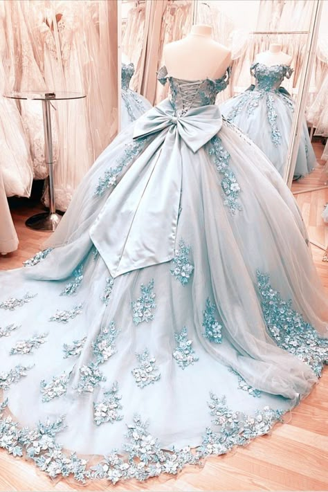 Ball Gown Sleeves, Cinderella Quinceanera Dress, Light Blue Quinceanera Dresses, 15 Birthday Dresses, Rose Gold Quince Dresses, Lavender Quince Dresses, Rose Gold Quince, Quince Dresses Green, Quince Dresses Rose Gold