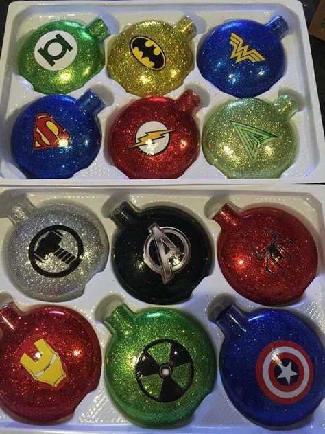 Superhero Ornaments, Avengers Christmas, Marvel Christmas, Superhero Christmas, Nerdy Christmas, Diy Superhero, Harry Potter Christmas Decorations, Disney Christmas Decorations, Christmas Ornaments Diy