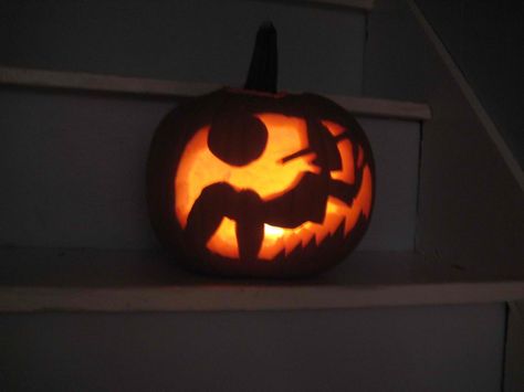 ..... Funny Halloween Memes, Funny Pumpkin Carvings, Pumkin Carving, Amazing Pumpkin Carving, Scary Pumpkin Carving, Pumpkin Carving Designs, Halloween Memes, Watermelon Carving, Pumpkin Carving Ideas