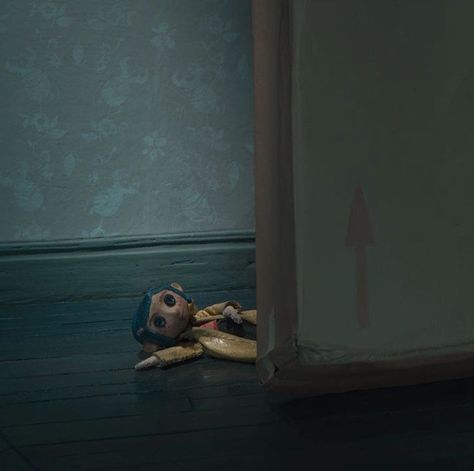 Coraline Art, Coraline Movie, Coraline Aesthetic, Coraline Doll, Coraline Jones, Tim Burton Films, Tim Burton Movie, Horror Movie Characters, Phone Stuff