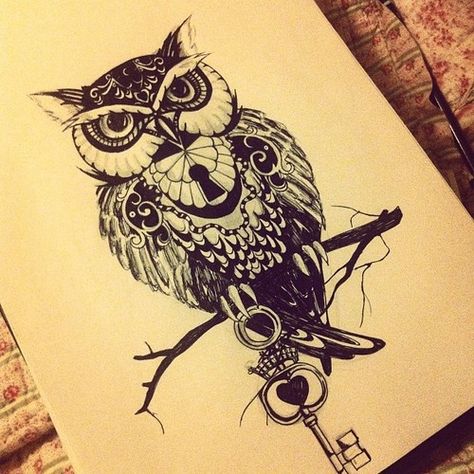 chave do conhecimento Owl Tattoo Drawings, Key Tattoo, Kunst Tattoos, Muster Tattoos, Owl Tattoo Design, Old School Tattoo Designs, Incredible Tattoos, Owl Tattoo, Pattern Tattoo