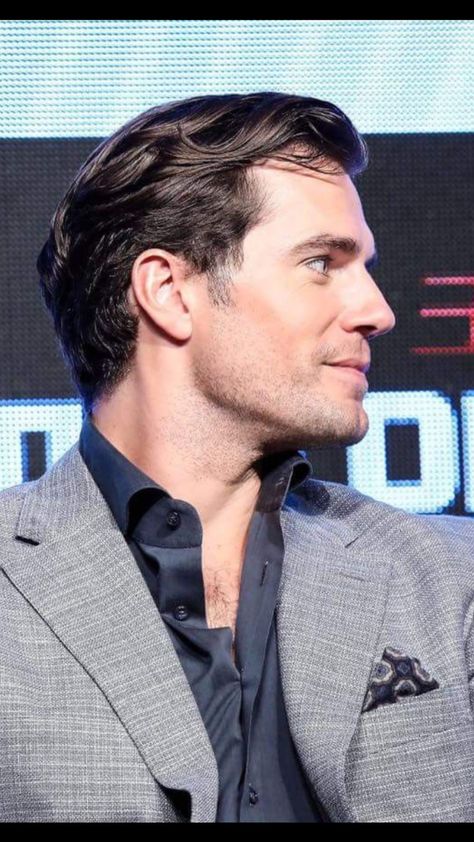 Love Henry, Henry Williams, Men Haircut Styles, Le Male, Famous Men, British Actors, Henry Cavill, Haircuts For Men, Mens Hairstyles