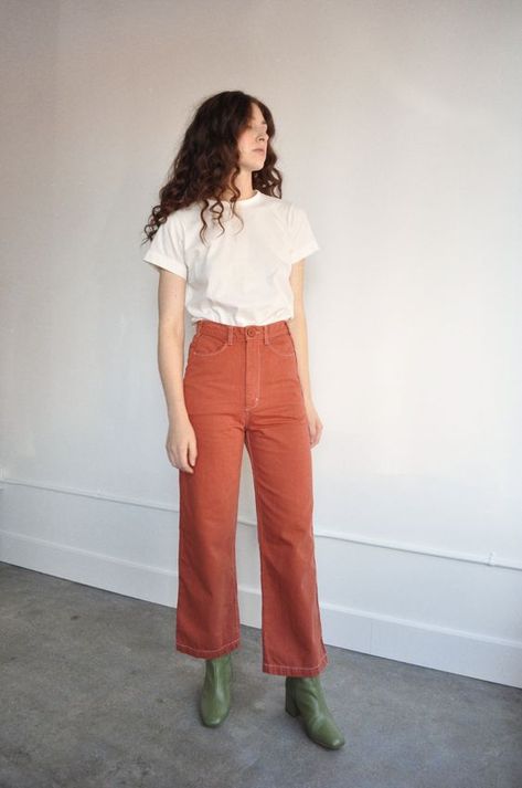 Orange Pants Outfit, Dark Academia Fashion Pants, Fall Outfit Inspiration, Curated Closet, Inspiration For Women, Orange Pants, Dark Academia Fashion, Jeanne Damas, Alexa Chung