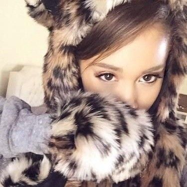 Ariana Grande Winter Things, Ariana Grande 2014, Ariana Grande Icons, Ariana Grande Cat, Ester Exposito, Tiny Elephant, Ariana Grande Photos, Ariana G, Best Icons