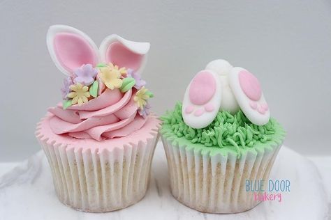 Blue Door Bakery💙 в Instagram: «I’m going live on @bakingheavenmag Instagram on Tuesday evening at 6pm to show you how to make these super cute Easter bunny cupcakes. Make…» Russian Icing Tips, Easter Treat Box, Easter Bunny Cupcakes, Cake Favors, Bunny Cupcakes, Easter Buckets, Cupcakes Decorados, Icing Tips, Easter Baking