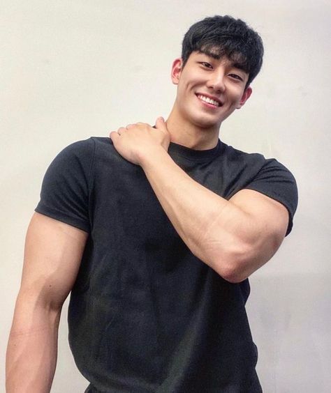 Kore Ulzzang, Asian Male Model, Handsome Asian Men, Hot Asian Men, Cute Asian Guys, Aesthetic Guys, Muscular Men, Men Fashion Casual Outfits, Korean Men