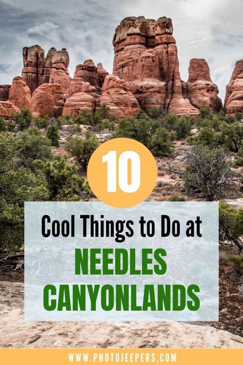 Cool Things to Do at The Needles Canyonlands National Park. Travel Guide of what to see and do; where to stay; and what to pack for a trip to Needles Canyonlands. #canyonlands #utah #nationalparks #photojeepers The Needles Canyonlands, Moab Camping, Utah Roadtrip, Utah Hiking, Travel Utah, Utah Parks, Utah Trip, Desert Scenery, Pack For A Trip