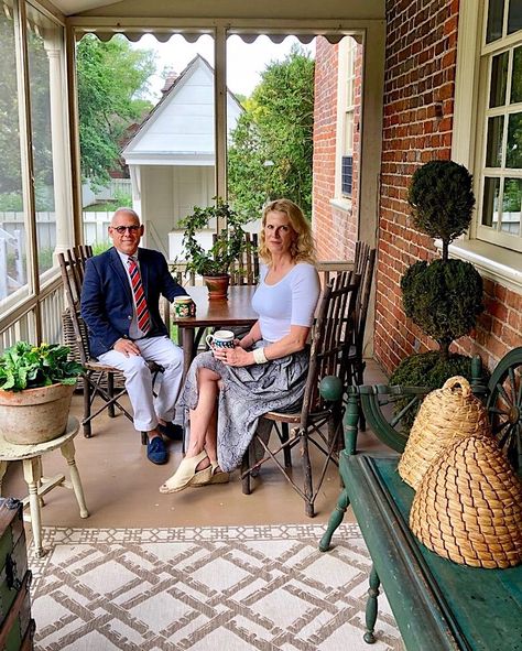 At Home in Colonial Williamsburg with Anthony Baratta - Quintessence Southern Colonial Homes Interior, Contemporary Colonial Interiors, Williamsburg Interior Design, Colonial Williamsburg Interiors, American Colonial Decor, American Colonial Interior, Williamsburg Decor, Southern Colonial Homes, Colonial House Interior Design