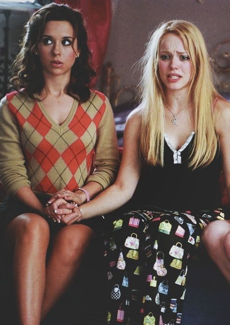 Gretchen and Regina Mean Girls Reunion, Mean Girl 3, Mean Girls Aesthetic, Mean Girls Outfits, Mean Girls Movie, Lacey Chabert, Regina George, Girl Movies, Rachel Mcadams