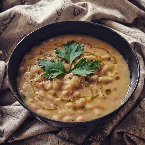 Zuppa di fagioli cannellini in pentola a pressione Veggie Dinner, Green Eating, Pasta E Fagioli, Healthy Veggies, Pressure Cooker Recipes, Cooker Recipes, Savoury Food, Soups And Stews, Comfort Food