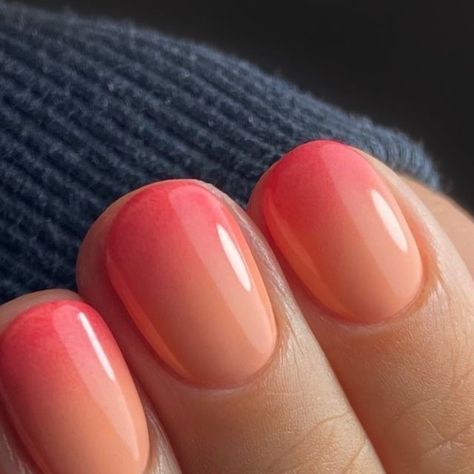 Orange Fade Nails, Summer Sunset Nails, Sunset Nails Ombre, Peach Ombre Nails, Sunset Ombre Nails, Coral Ombre Nails, Sunset Nail Art, Salmon Nails, Cool Summer Nails