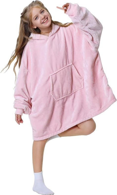 My kid's friends love these blanket hoodies! We give them as gifts all the time. Blanket Sweatshirt, Sweatshirt Blanket, Snuggle Blanket, Oversized Blanket, Warm Throw Blanket, Hoodie Oversize, Sherpa Hoodie, Blanket Hoodie, Hoodie Blanket