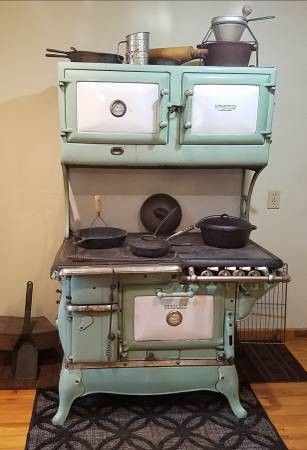 1930 KALAMAZOO, PEERLESS combination fully functional gas/wood/coal cook stove, oven and broiler. Will charm and heat a cottage, cabin or small home. Full of Vintage charm. This is the real deal, NOT a replica. Not missing any parts. Buyer will be delighted! 715-252-0047 Alter Herd, Antique Kitchen Stoves, Antique Wood Stove, Wood Burning Cook Stove, Wood Stove Cooking, Old Stove, Vintage Stoves, Antique Stove, Cast Iron Stove