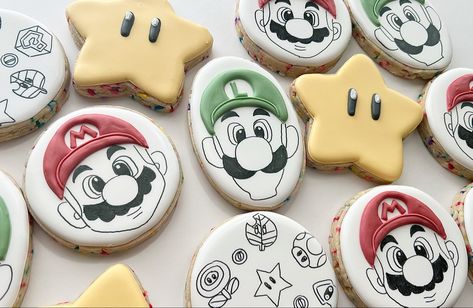 Mario Brothers Cookies Decorated, Super Mario Cookies Decorated, Mario Cookies Decorated, Mario Cookies, Specialty Cookies, Cookie Making, Cookies Birthday, Decorator Frosting, Mario Bros Birthday