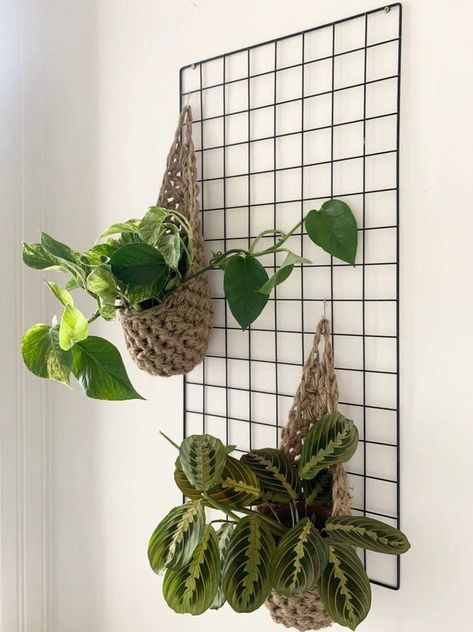 top trending christmas wall hanging decortation trends Wall Hanging Decorations, Fake Hanging Plants, Indoor Plant Wall, Hanging Wall Planters, Wall Planters, Hanging Plant Wall, Plants Wall, Hanging Plants Indoor, Bedroom Plants