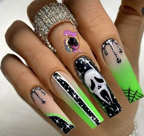 Halloween Nail Design, Horror Nails, Glow In The Dark Halloween, Holloween Nails, Spooky Nails, Nail Art Halloween, Cute Halloween Nails, Halloween Acrylic Nails, Dark Halloween