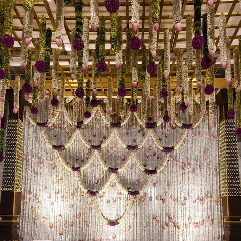 Pelli Mandapam Decoration Telugu, Mantap Decor, Annaprasana Decor, Pellikuthuru Decoration, Haldi Decorations, Small Frocks, Cradle Decoration, Hindu Wedding Decorations, Indian Wedding Stage