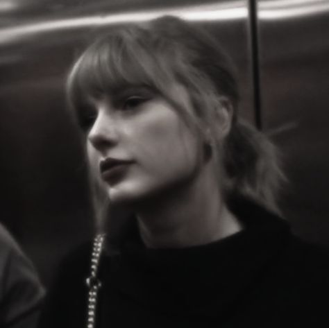 Taylor Swift Profile, Harry Taylor, Taylor Swift Playlist, Folklore Evermore, Mad Women, Estilo Taylor Swift, Taylor Swift Wallpaper, Long Live Taylor Swift, Live Taylor