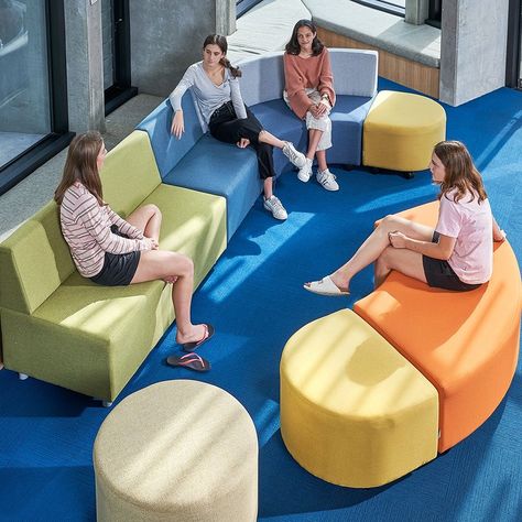 Common Area Design, School Computer Lab Design, Educational Furniture, Wings Concept, Campus Architecture, Study Lounge, Collaborative Furniture, Kindergarten Interior, Collaboration Area