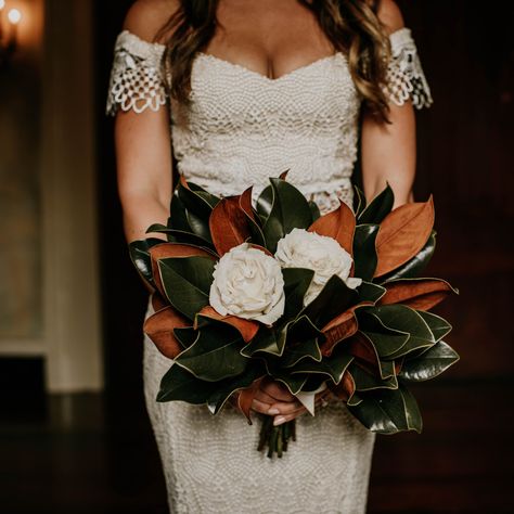 Magnolia Leaves Bouquet, Sunflower And Magnolia Bouquet, Magnolia Flower Bouquet Brides, Winter Magnolia Wedding, Magnolia Wedding Bouquet Fall, Magnolia Bouquet Wedding, Magnolia Bridal Bouquet, Magnolias Wedding Bouquet, Herbal Wedding