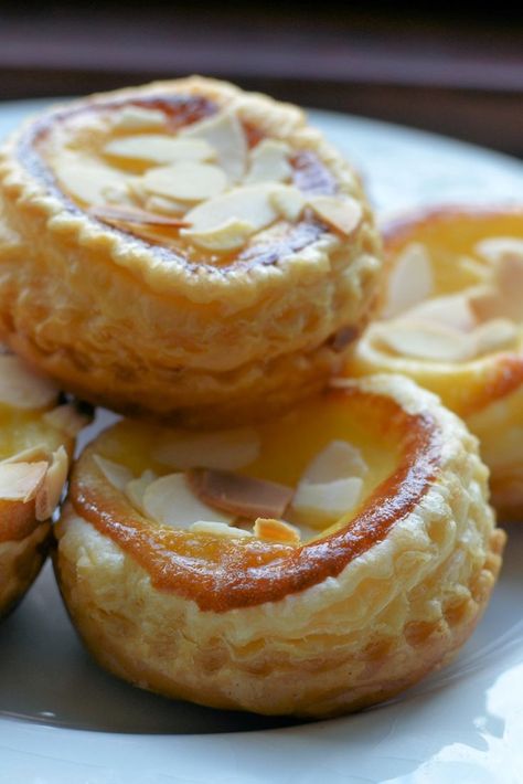 Dan Tat To Melktert: Custard Tarts Around The World Vanilla Custard Tart, Custard Tart Recipe, Sous Vide Vegetables, Custard Tarts Recipe, Diet Cake, Custard Tarts, Dessert Places, British Desserts, Desserts Ideas