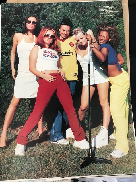 90s Brit Pop Fashion, Britain 2000s Aesthetic, 90s Britain Aesthetic, Brit Pop Fashion, 90s Pop Fashion, 90s Britain, British Core, Spice Girls Outfits, Spice Girls 90s