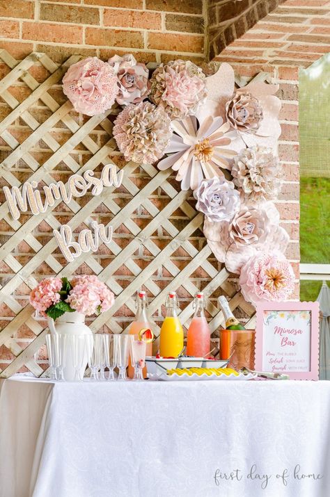 How to Make Tissue Paper Pom Poms ... Mimosa Bar Wedding, Tissue Paper Pom Poms Diy, Tissue Paper Ball, Tissue Paper Decorations, Pom Pom Decorations, Paper Pom Pom, Small Backyard Wedding, Diy Pom Poms, Tissue Flowers