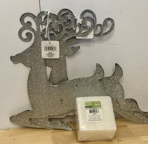 Dollar Tree Reindeer, Tree Winter, Crafts Decor, Dollar Tree Crafts, Tree Crafts, Dollar Store Diy, Centerpiece Decorations, Winter Decor, Dollar Tree