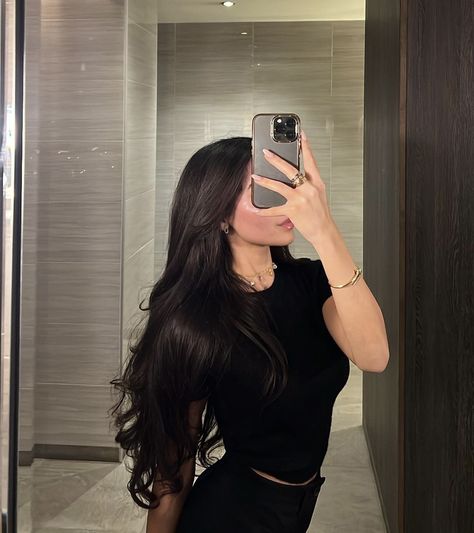 Spiegel Selfie, Long Shiny Hair, Elegant Plus Size, Cute Hair Accessories, Plus Size Blazer, Aesthetic Jewelry, Dream Hair, Shiny Hair, Hair Care Routine