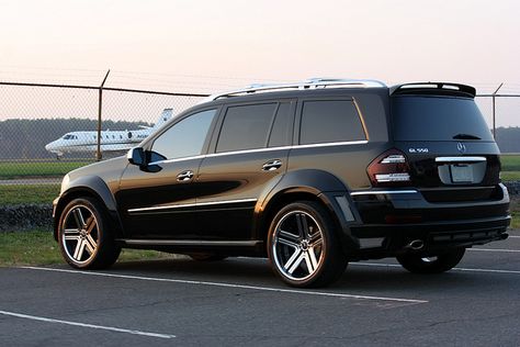 mercedes gl550 | Mercedes GL550 | Flickr - Photo Sharing! Mercedes Jeep, Mercedes Gl450, Mercedes Benz Suv, Benz Suv, Mercedes Gl, Outdoor Survival Gear, Hummer Cars, Mercedes Benz Gl, Mercedes Benz Classic