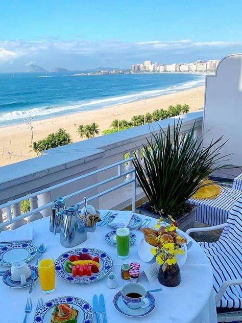 Breakfast On The Beach, Breakfast Around The World, Coffee Presentation, Copacabana Palace, Hotel Breakfast, Stunning Hotels, Romantic Meals, Dream Mansion, Vacation Goals