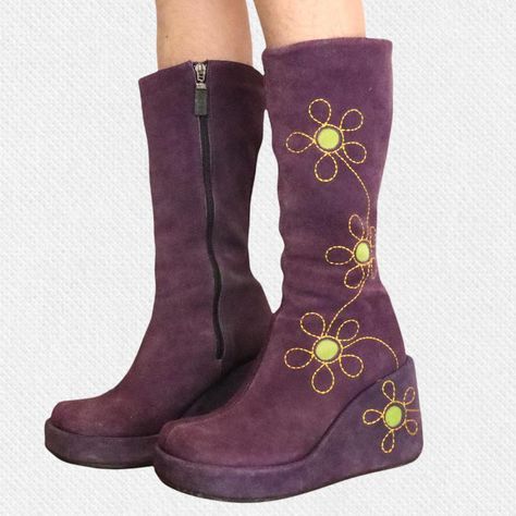 Fairy Boots, Flowers Fairycore, 60s Boots, Funky Heels, Funky Aesthetic, Purple Boots, Funky Shoes, Trendy Boots, Funky Outfits