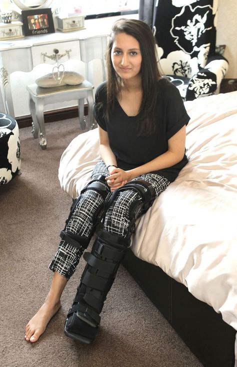 Knee Brace Outfit, Leg At Home, Westworld Tv Series, Medical Boot, Broken Foot, Leg Cast, Leg Braces, Long Hair Pictures, Mobility Aids