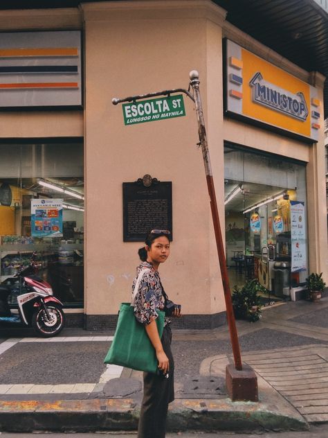 Filipino Street Photography, Binondo Manila Outfit, Philippines Fashion Casual, Filipino Street Fashion, Philippines Street Photography, Davao City Aesthetic, Manila Street Photography, Manila Philippines Aesthetic, Filipino Photography