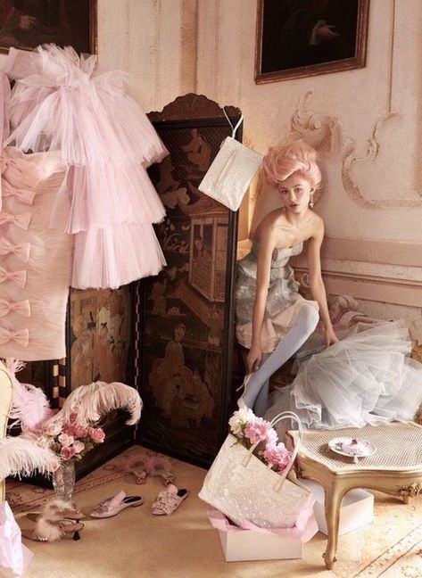 Marie Antoinette Aesthetic, Nima Benati, Marie Antoinette Party, Sofia Coppola, Kirsten Dunst, Princess Aesthetic, Marie Antoinette, Rococo, Versailles