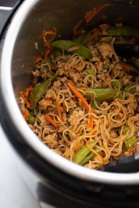 This Instant Pot Ramen Noodles Stir Fry is hands down one of the quickest and easiest dinners you can make and yet it's one of our new favorites!  And by using brown rice ramen noodles and a homemade stir fry sauce, this dinner is gluten free, dairy free, 21 Day Fix and Weight Watchers approved! Pork Ramen Stir Fry, Rice Ramen Noodles, Instant Pot Ramen, Gluten Free Ramen Noodles, Gluten Free Ramen, Noodles Stir Fry, Homemade Stir Fry Sauce, Homemade Stir Fry, Pork Ramen