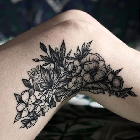 Most Painful Tattoo, Rebecca Vincent, Thigh Tattoo Ideas, Quality Time With Friends, Going To Italy, Tattoo Ideas Inspiration, Knee Tattoos, Time With Friends, Small Girl Tattoos