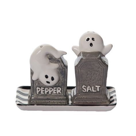 This beautiful set from Transpac's Trick or Treat collection is sure to bring some added flair to your Halloween season! Designed by Kim Sharp and made of Dolomite, this salt & pepper shaker is the perfect addition to your home assortment - or a gift for those who matter most! Halloween Salt And Pepper Shakers, Clay Salt And Pepper Shakers Handmade, Cute Salt And Pepper Shakers, White Plastic Table, Target Halloween, Ceramic Salt And Pepper Shakers, Halloween Party Supplies, Plastic Tablecloth, Gift Bows