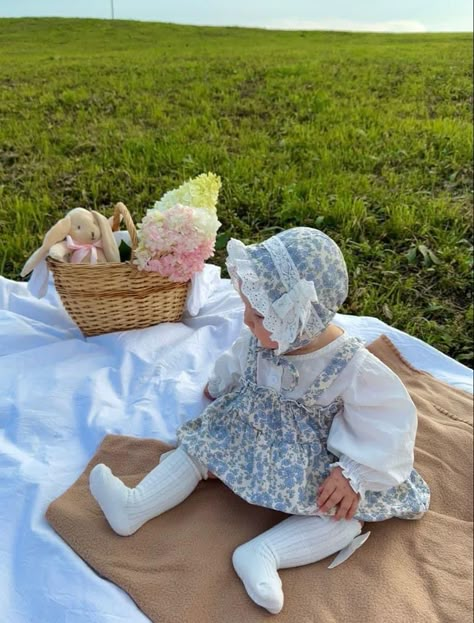 Cute Baby Clothes Aesthetic, Vintage Baby Aesthetic, Baby Girl Outfits Aesthetic, Baby Aesthetic Girl, Aesthetic Baby Clothes, Bebes Aesthetic, Baby Clothes Aesthetic, Baby Girl Aesthetic, Baby Mine