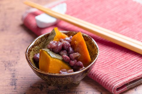 Japanese Pumpkin, Pumpkin Stew, Recipe Japanese, Adzuki Beans, Winter Cooking, Pumpkin Soup Recipe, Dinner Party Menu, Sweet Pumpkin, Delicious Pumpkin