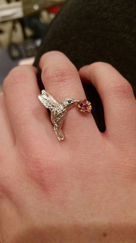 Sterling silver and rose gold hummingbird ring. Pink sapphire in center of flower, green diamond for eye of hummingbird  #jewelry #rings #handmade Flower Jewelry Aesthetic, Rose Gold Jewelry Aesthetic, Cool Rings Aesthetic, Hummingbird Nails, Hummingbird Aesthetic, Hummingbird Ring, Gold Hummingbird, قلادات متدلية, Hummingbird Jewelry